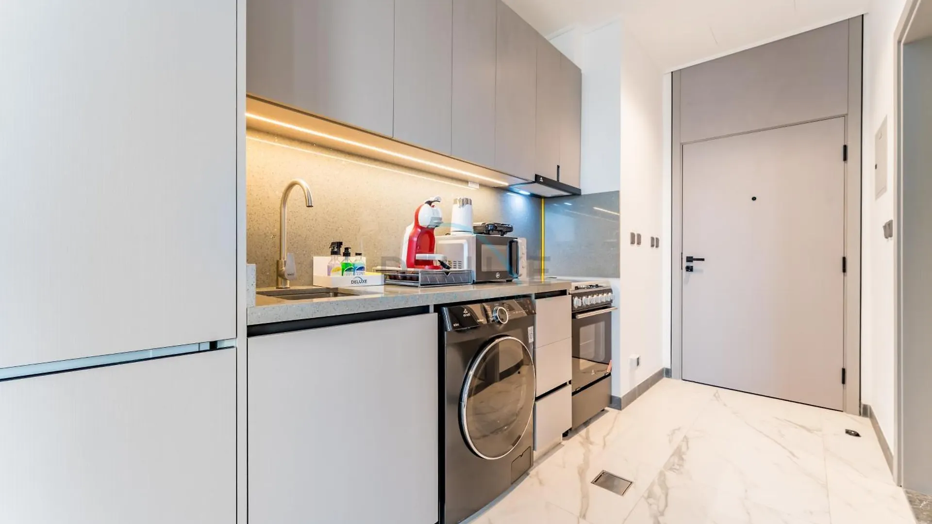 Studio With Glimpse Of Burj Khalifa, Minutes From Downtown Dubai, Mag 930, Mohammad Bin Rashid City By Deluxe Holiday Homes Apartment