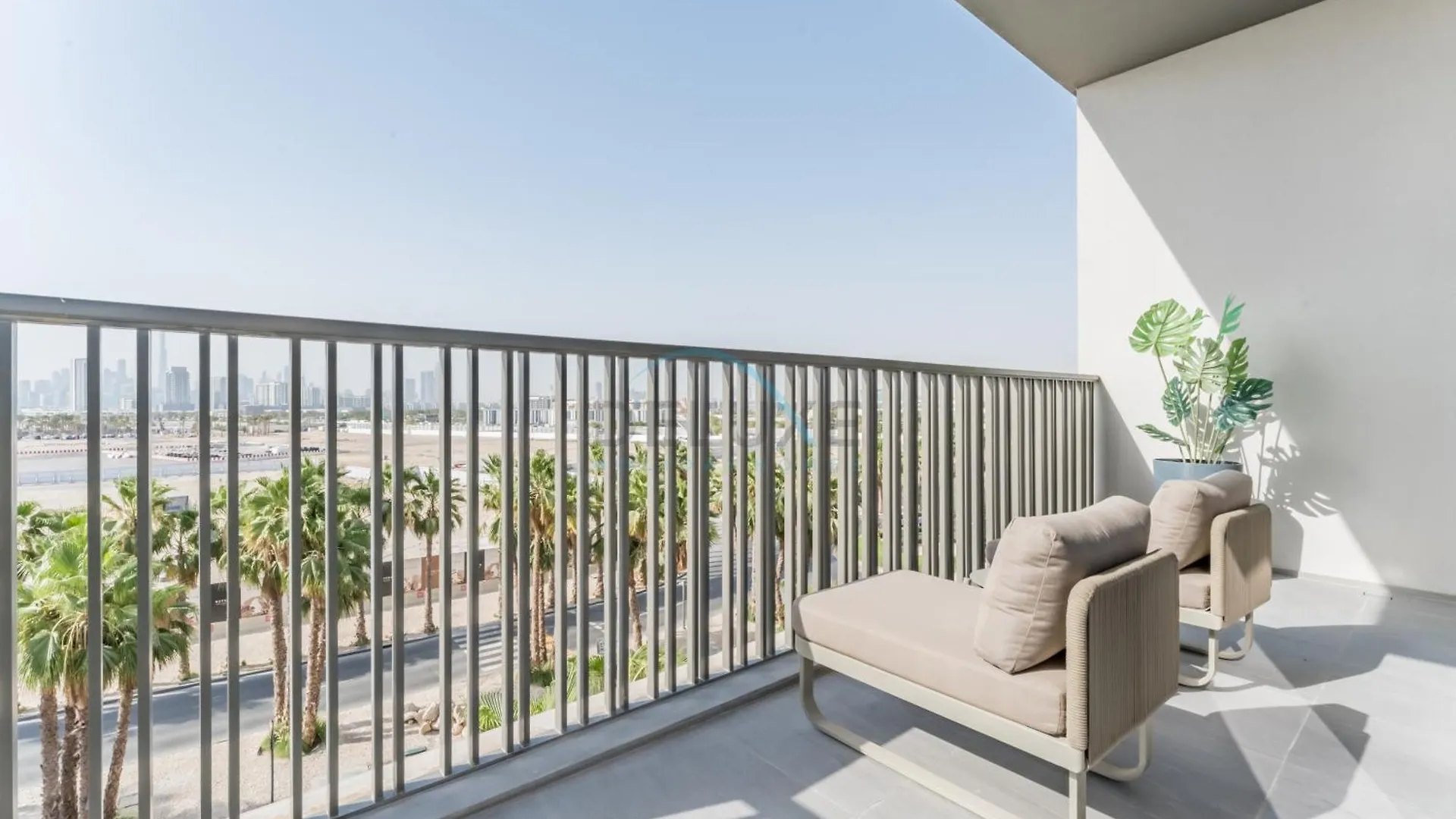 Studio With Glimpse Of Burj Khalifa, Minutes From Downtown Dubai, Mag 930, Mohammad Bin Rashid City By Deluxe Holiday Homes Dubai